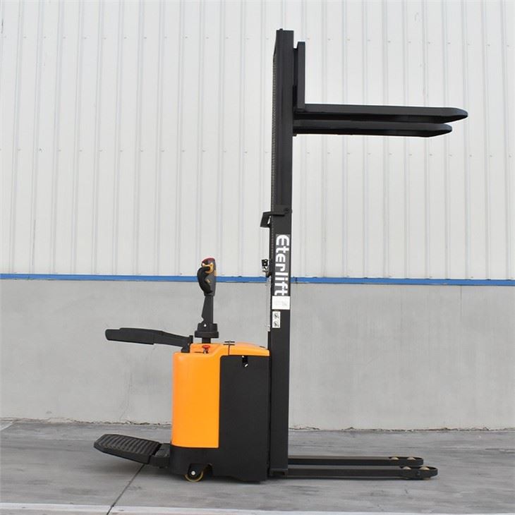 Electric Stacker Forklift 1.5 Ton