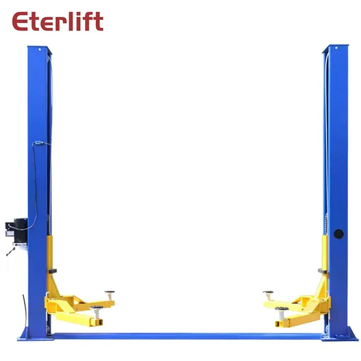 Kahe postiga vertikaalne tõstuk autole